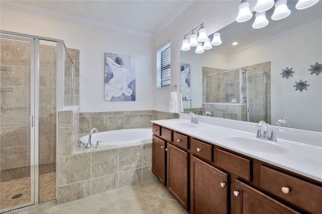 9207 SHADOW OAK LN, Naples, FL 34120