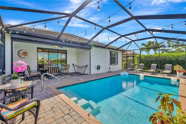9207 SHADOW OAK LN, Naples, FL 34120