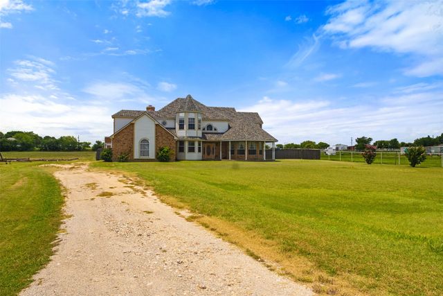 304 Southview Court, Krum, TX 76249