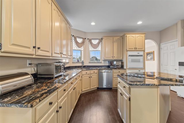 304 Southview Court, Krum, TX 76249