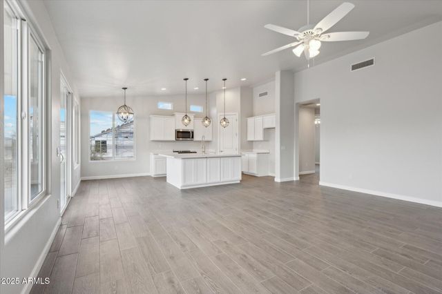 19236 W Audrey Lane, Surprise, AZ 85387