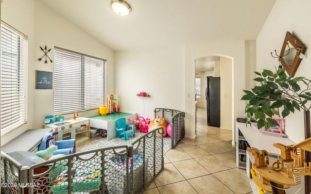 9199 E Muleshoe Street, Tucson, AZ 85747