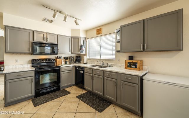 9199 E Muleshoe Street, Tucson, AZ 85747
