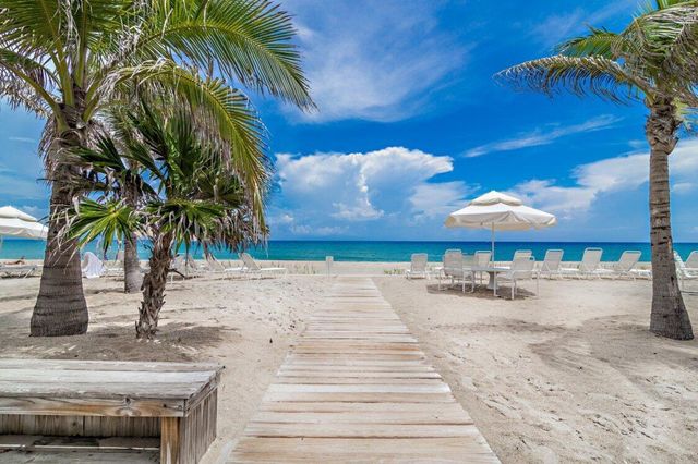 139 Sunrise Avenue 102, Palm Beach, FL 33480