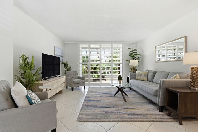 139 Sunrise Avenue 102, Palm Beach, FL 33480