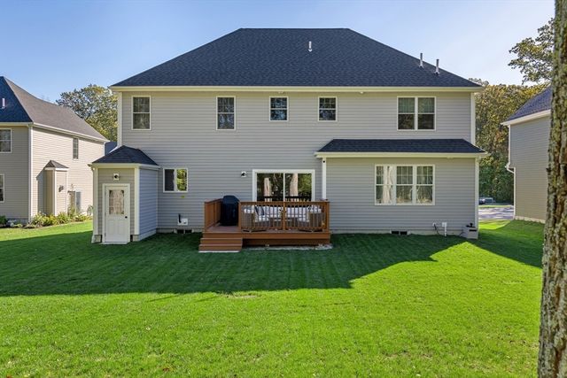 26 Timber Crest Dr, Medway, MA 02053