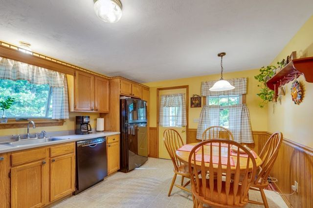 9 Beatty Ln, Easton, MA 02375