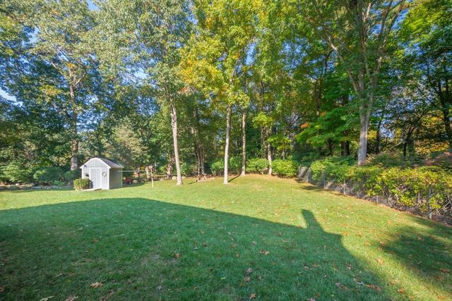 9 Beatty Ln, Easton, MA 02375