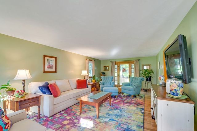 9 Beatty Ln, Easton, MA 02375
