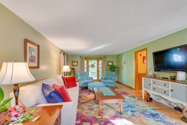 9 Beatty Ln, Easton, MA 02375