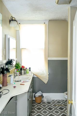 241 8th Street, Elyria, OH 44035