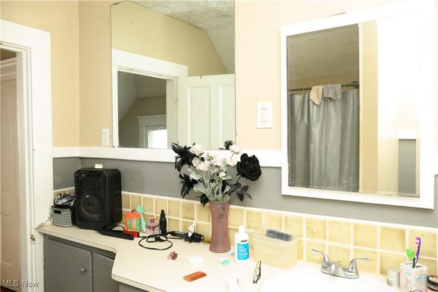 241 8th Street, Elyria, OH 44035