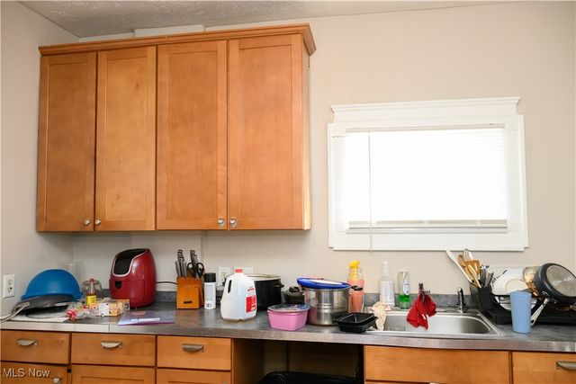 241 8th Street, Elyria, OH 44035