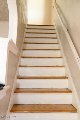 241 8th Street, Elyria, OH 44035