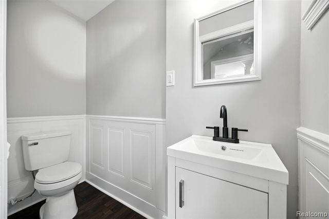 1418 W 13 Mile Road, Royal Oak, MI 48073