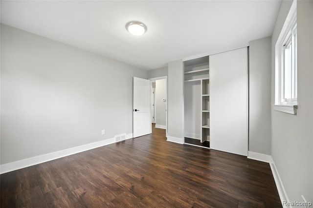 1418 W 13 Mile Road, Royal Oak, MI 48073