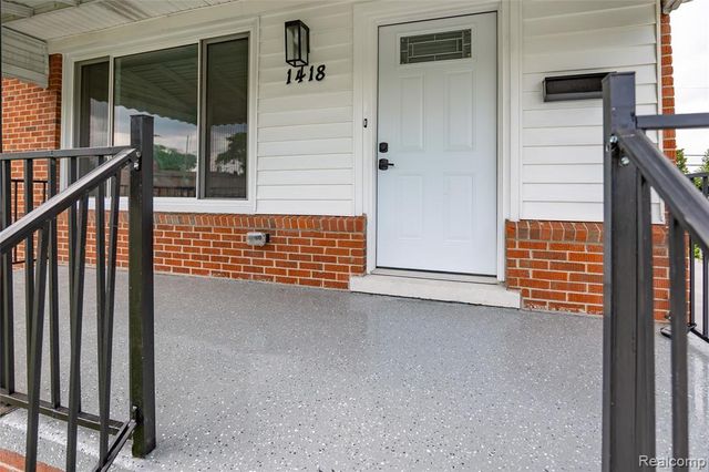 1418 W 13 Mile Road, Royal Oak, MI 48073