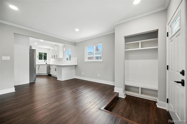 1418 W 13 Mile Road, Royal Oak, MI 48073