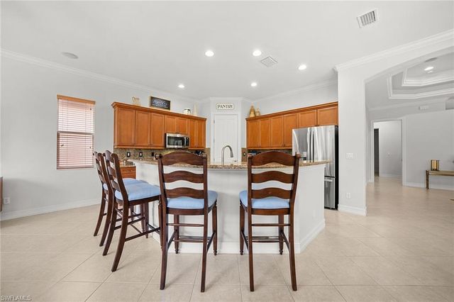 7692 Cottesmore DR, Naples, FL 34113