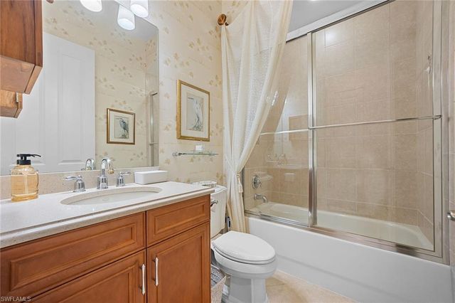 7692 Cottesmore DR, Naples, FL 34113