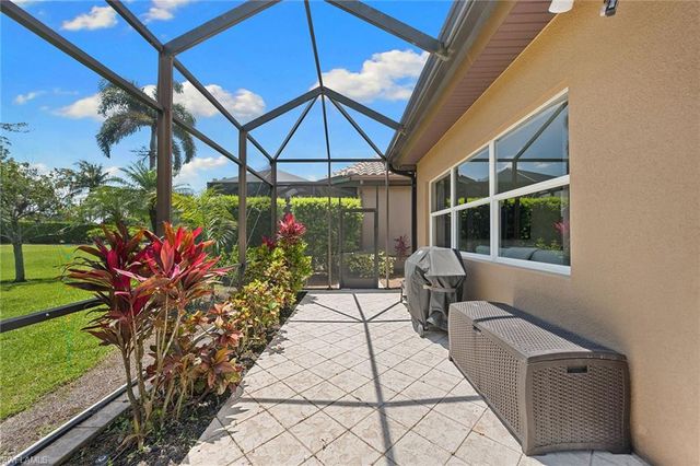 7692 Cottesmore DR, Naples, FL 34113