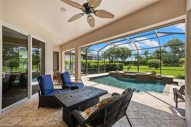 7692 Cottesmore DR, Naples, FL 34113
