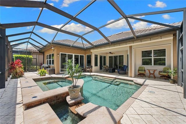7692 Cottesmore DR, Naples, FL 34113