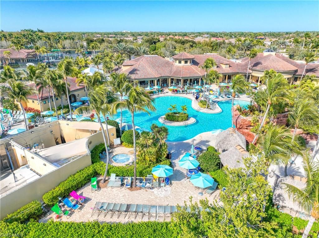 7692 Cottesmore DR, Naples, FL 34113