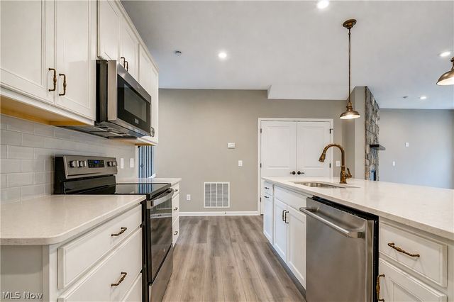 850 S Parkside Drive, Westlake, OH 44145