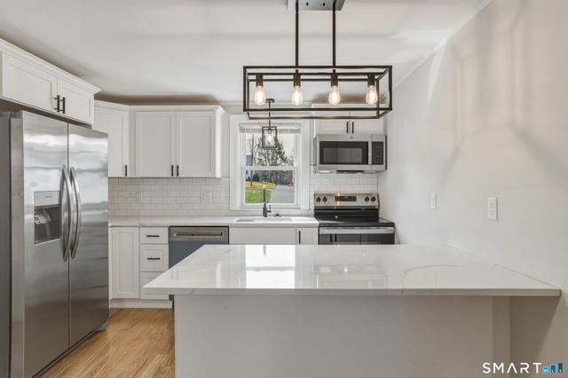 140 Camp Avenue, Newington, CT 06111