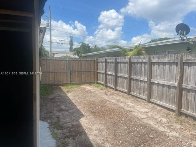 1041 NE 35th Street, Oakland Park, FL 33334