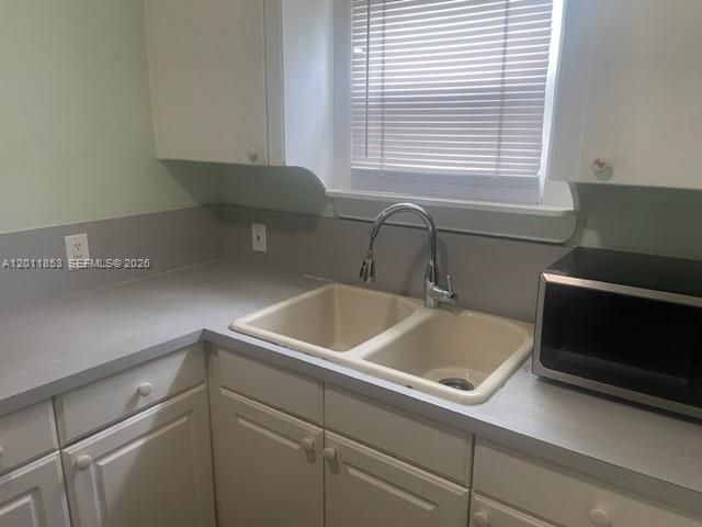 1041 NE 35th Street, Oakland Park, FL 33334
