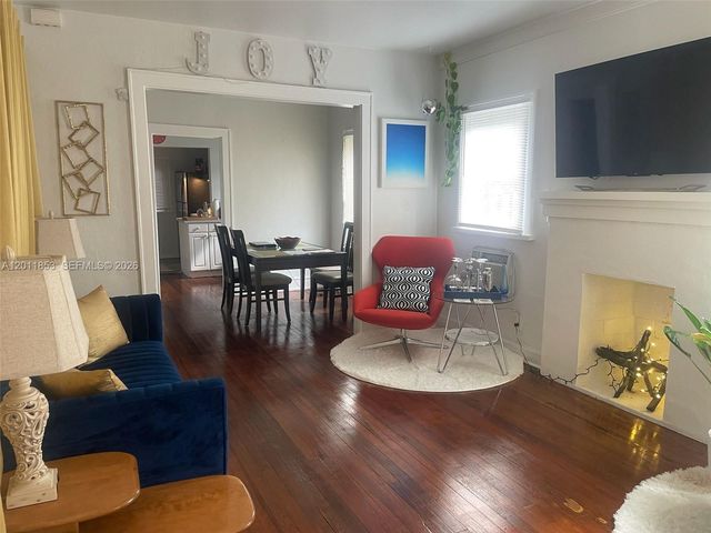 1041 NE 35th Street, Oakland Park, FL 33334