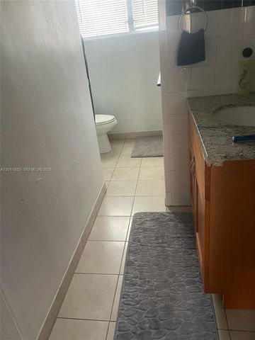 1041 NE 35th Street, Oakland Park, FL 33334