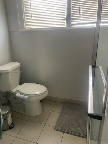 1041 NE 35th Street, Oakland Park, FL 33334