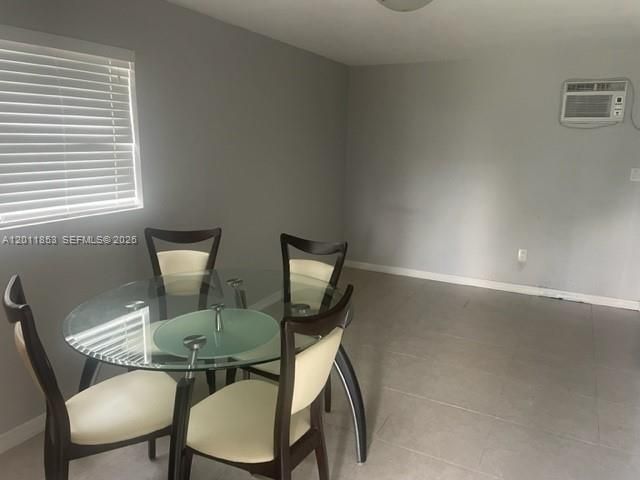 1041 NE 35th Street, Oakland Park, FL 33334