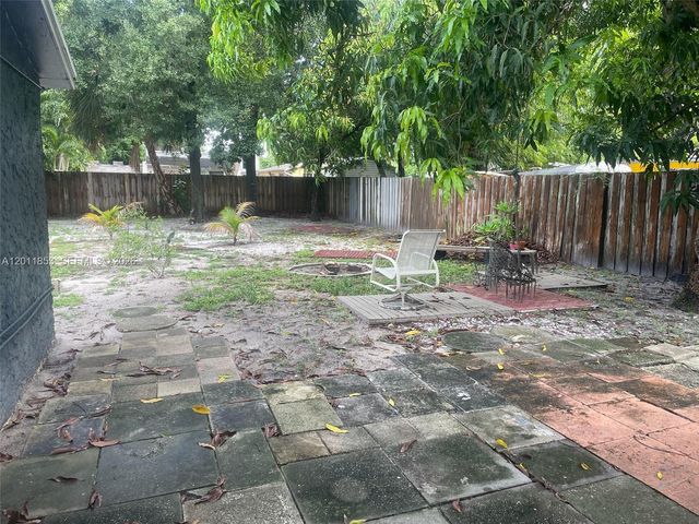 1041 NE 35th Street, Oakland Park, FL 33334