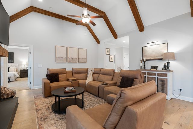 111 Flat Woods Rd, Lebanon, TN 37090