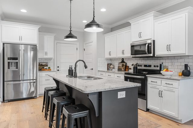 111 Flat Woods Rd, Lebanon, TN 37090