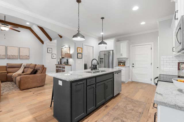 111 Flat Woods Rd, Lebanon, TN 37090