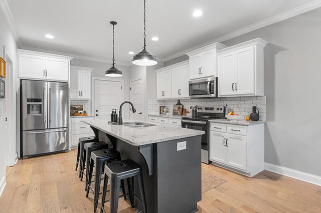 111 Flat Woods Rd, Lebanon, TN 37090