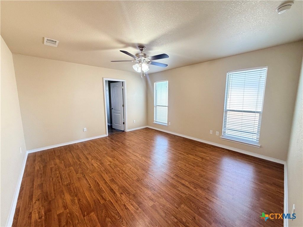 Image 15 of property listing at 2115 Jefferson Court, Belton, TX 76513