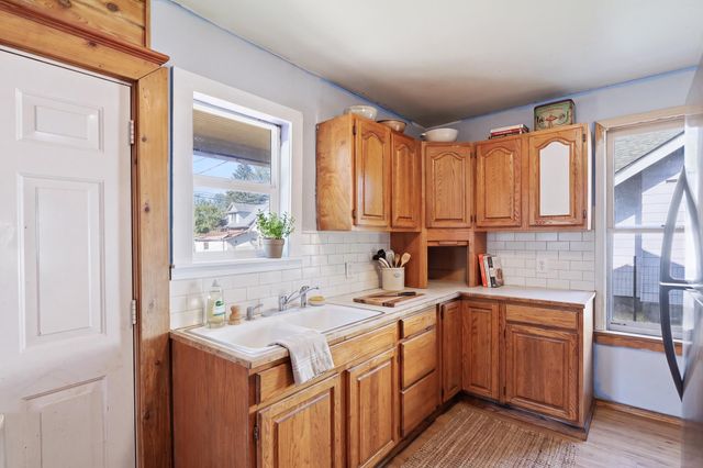 1517 E 9TH Ave, Spokane, WA 99202