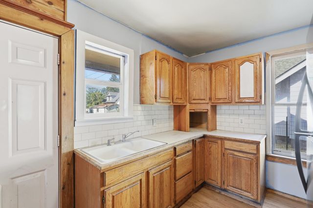 1517 E 9TH Ave, Spokane, WA 99202