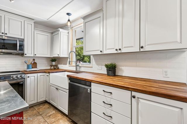 3971 KADEN Drive E, Jacksonville, FL 32277