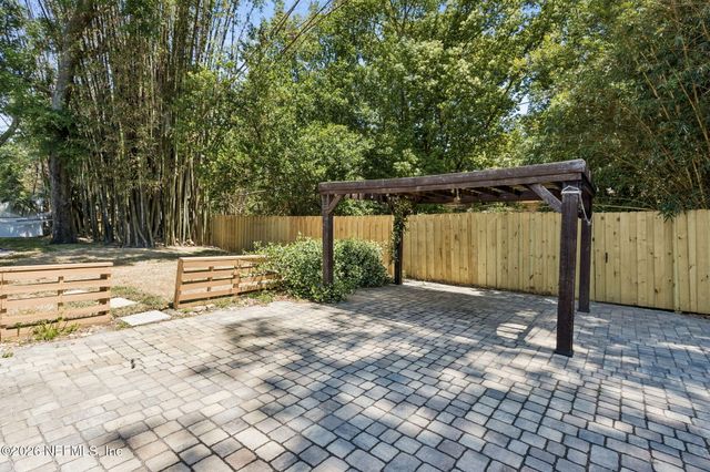 3971 KADEN Drive E, Jacksonville, FL 32277