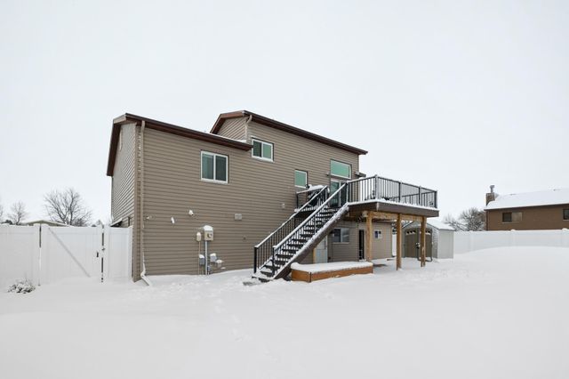 2814 Village Green Drive, Moorhead, MN 56560