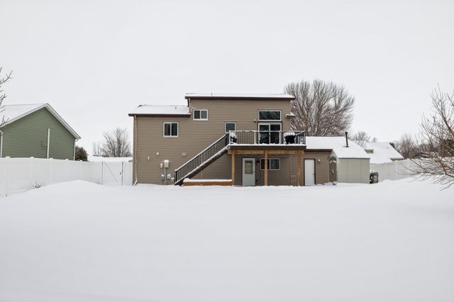 2814 Village Green Drive, Moorhead, MN 56560