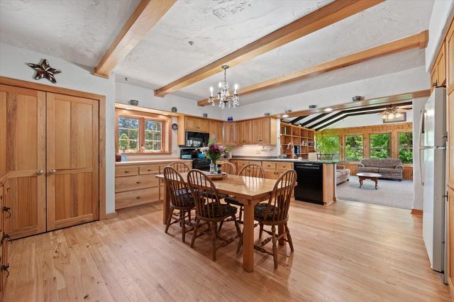 N9523 N River ROAD, Ixonia, WI 53036