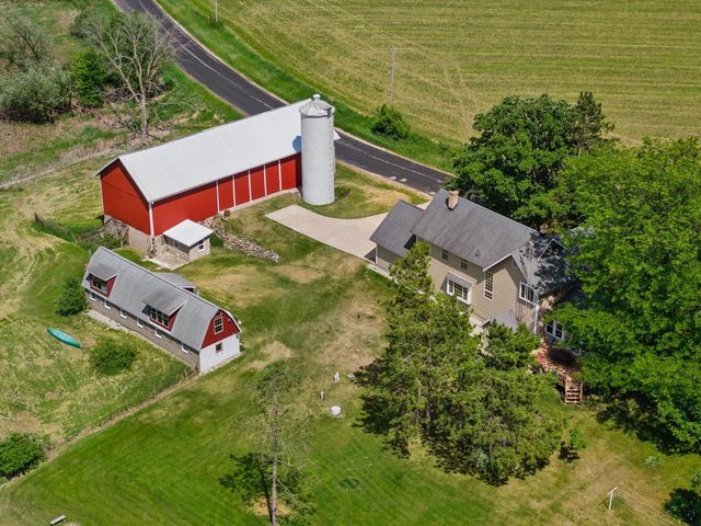 N9523 N River ROAD, Ixonia, WI 53036